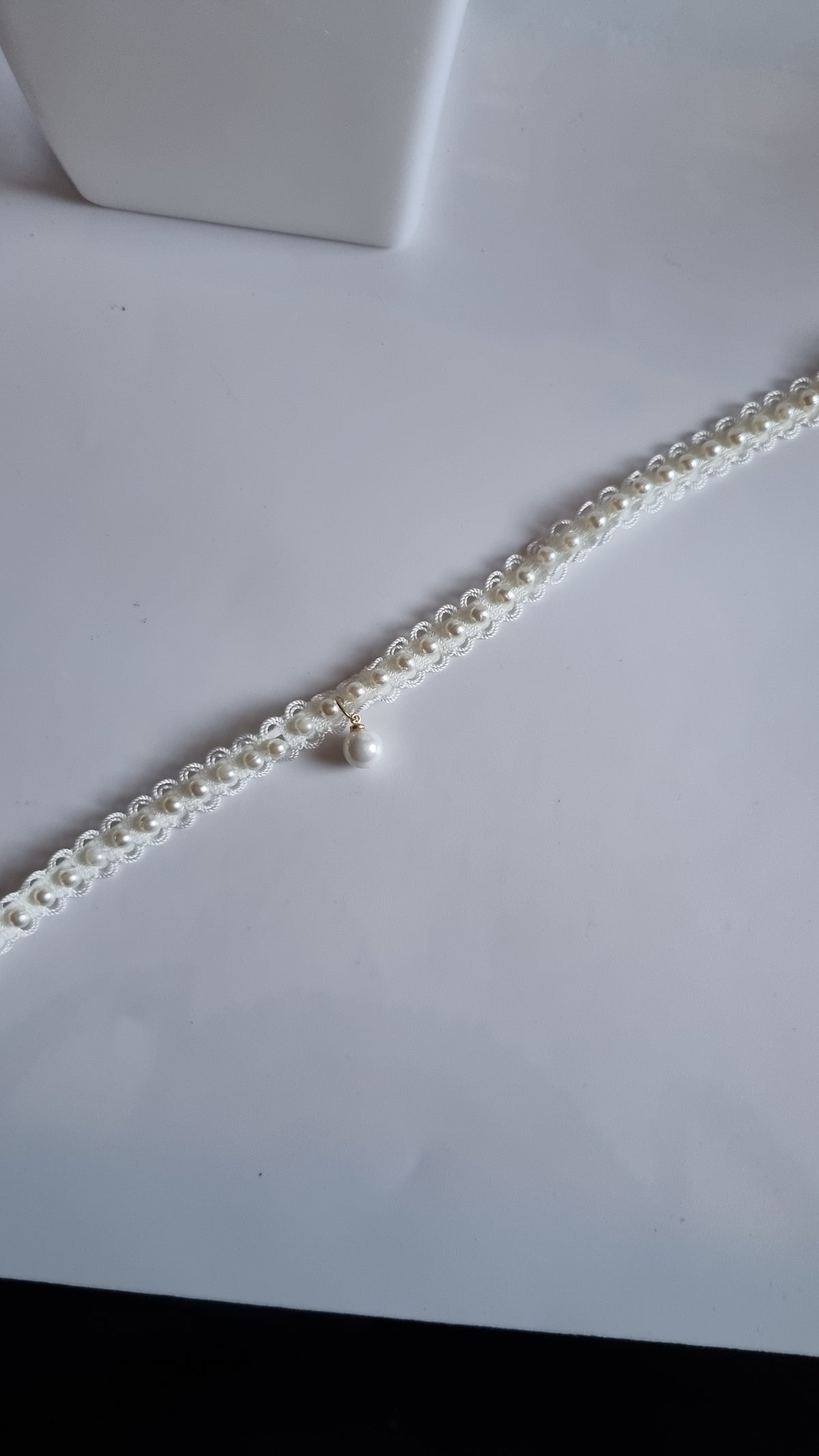 Choker with pearl and freshwater pearl pendant