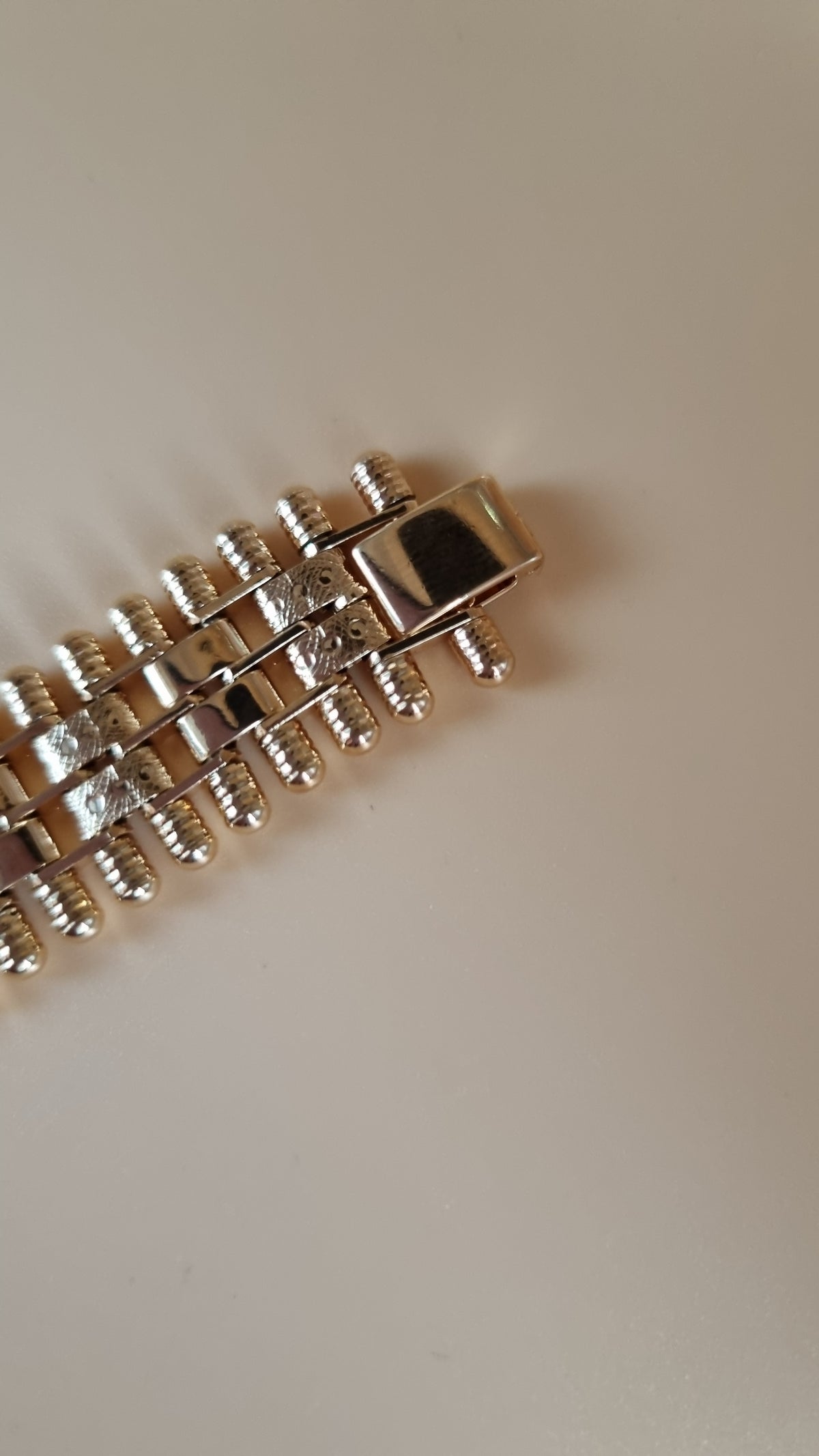 Mens bracelet 18kr.gold plated luxury group