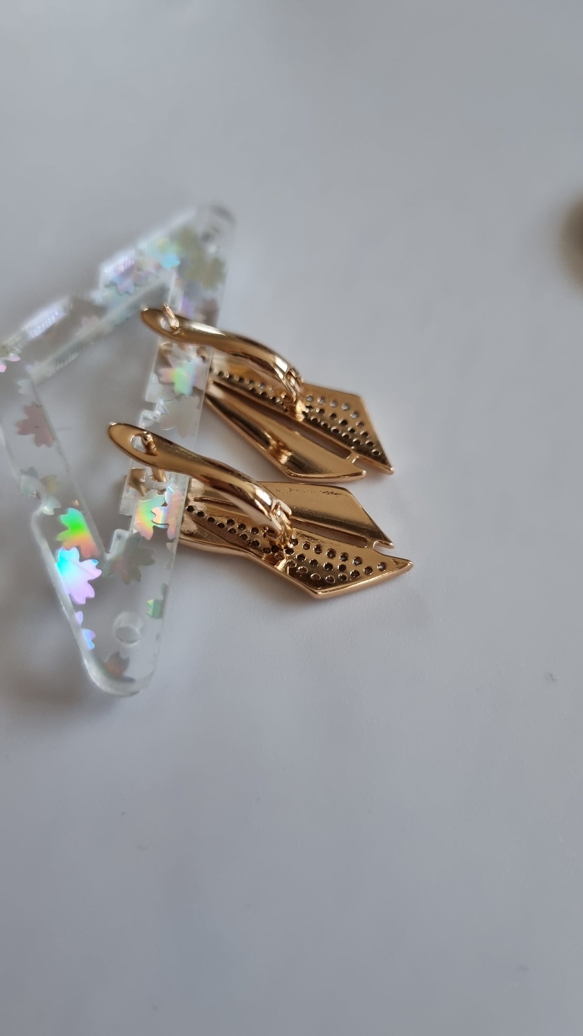 18kr.gold plated earrings with sw.crystal