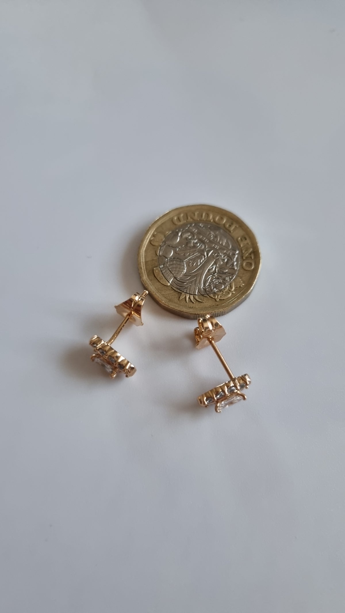 18kr.gold plated earrings Studs with zircon stone