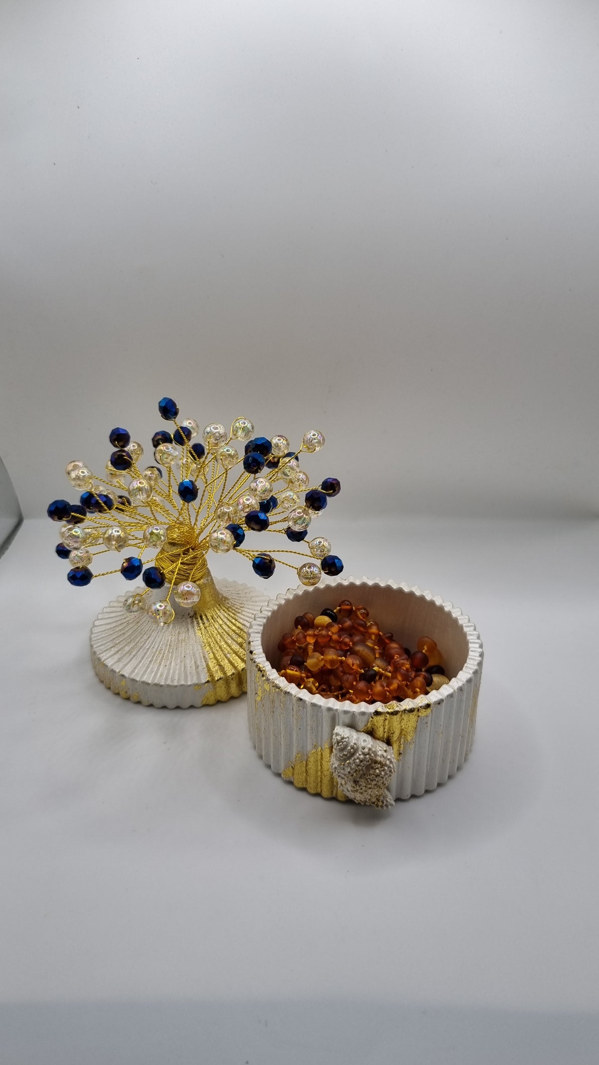 Handmade jar from gypsum addiction