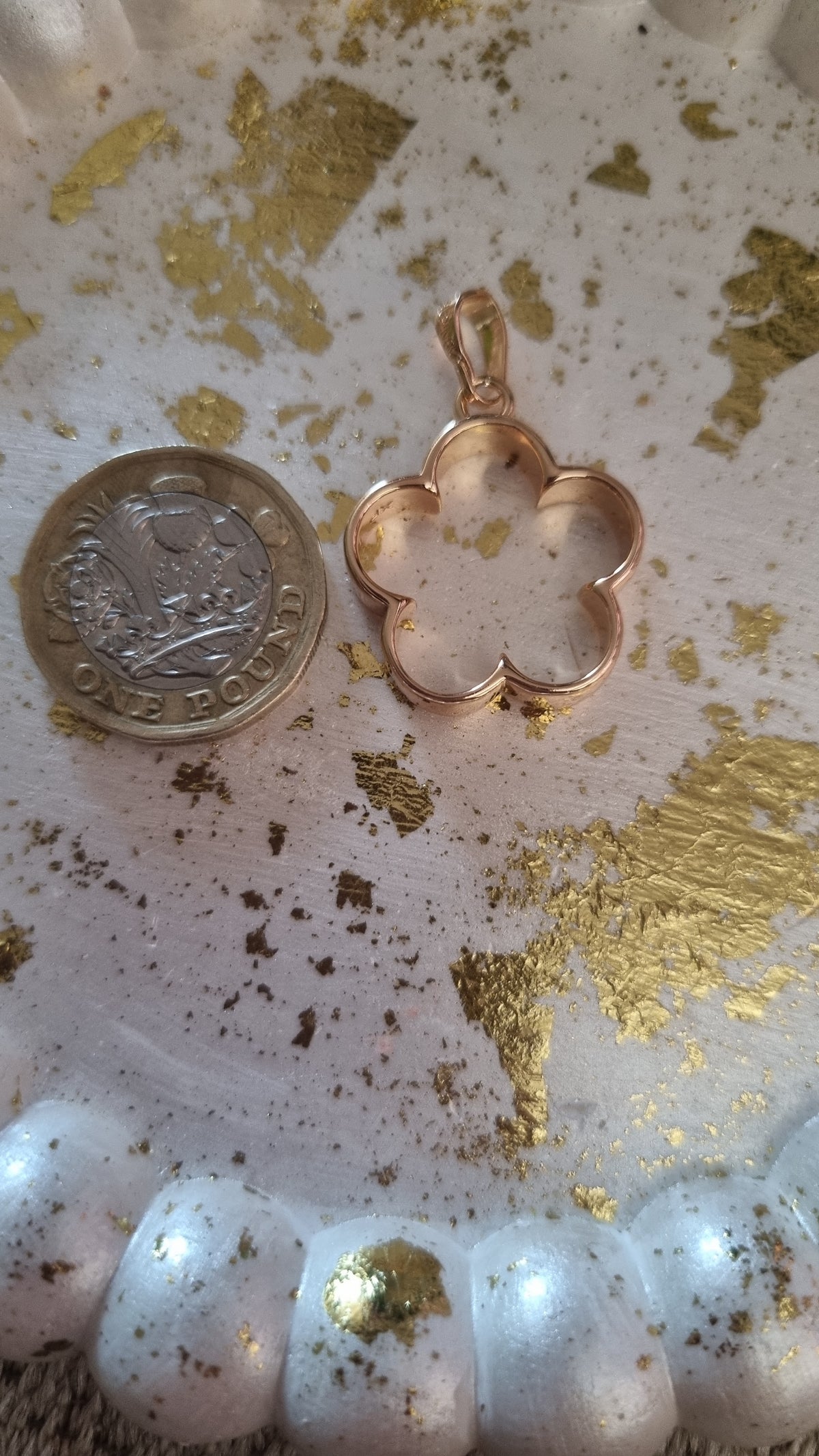18kr.gold plated copper metal pendant