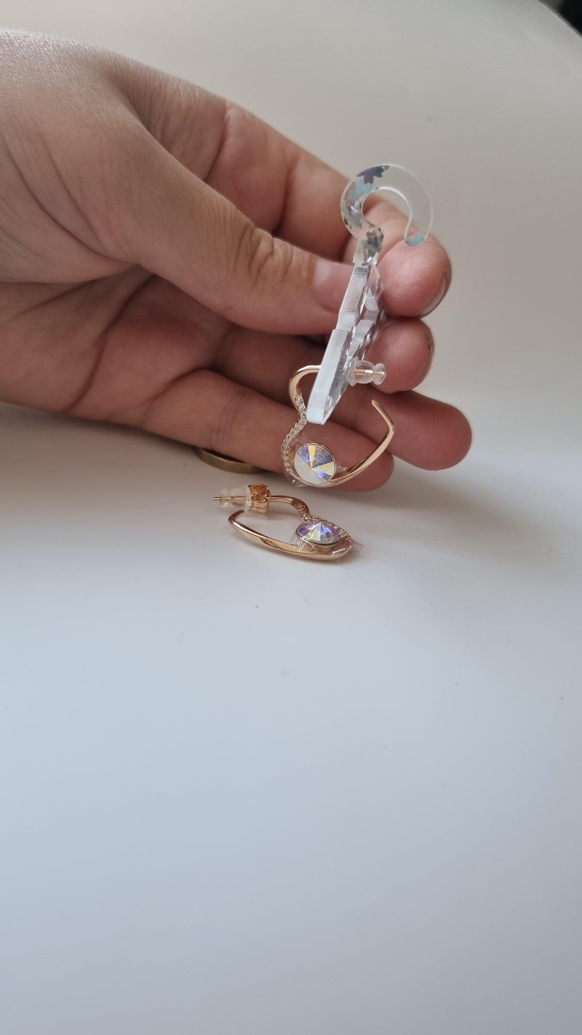 18kr.gold plated earrings with sw.crystal AB  change colors