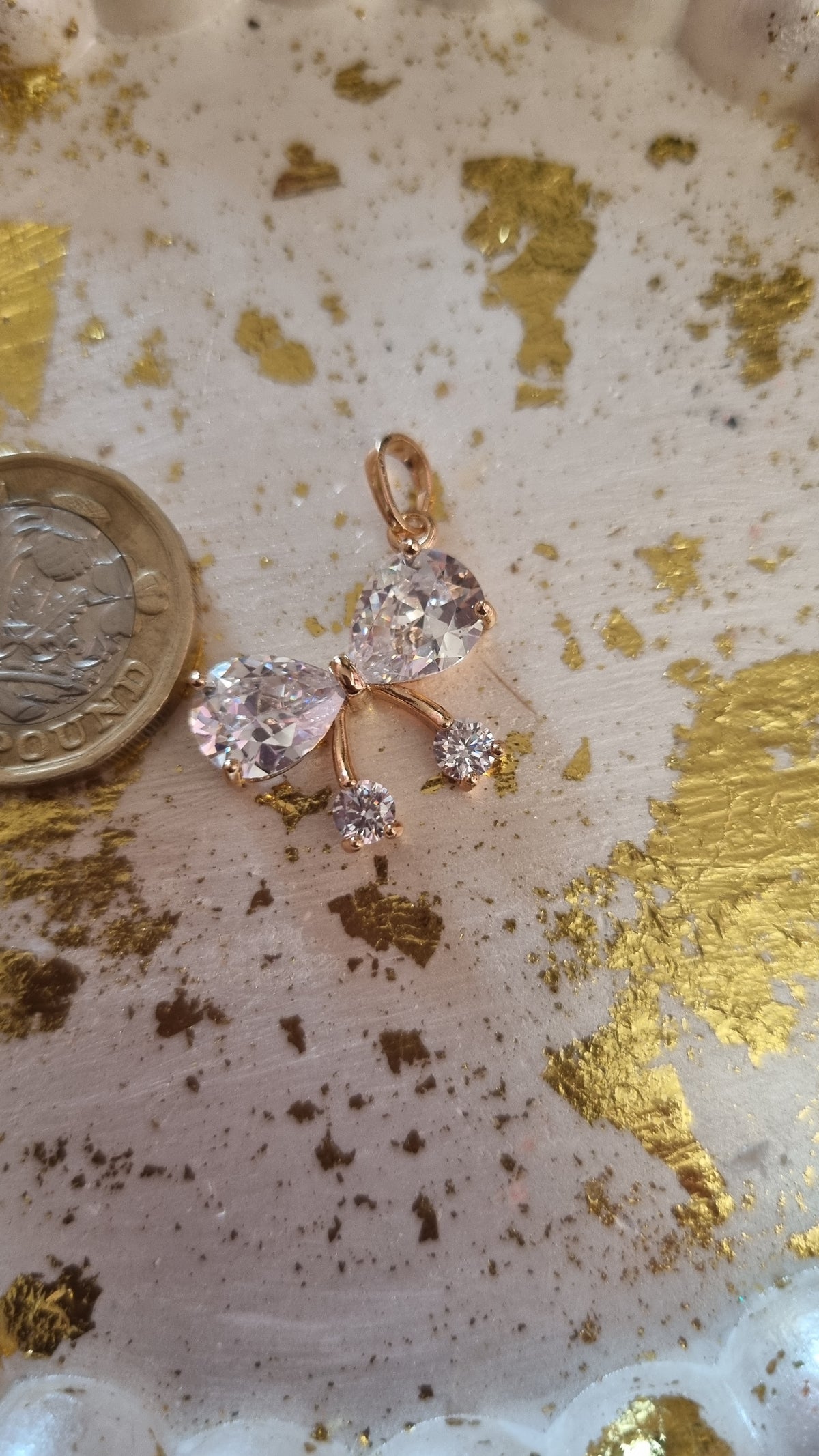 18kr.gold plated pendant with zircon stone
