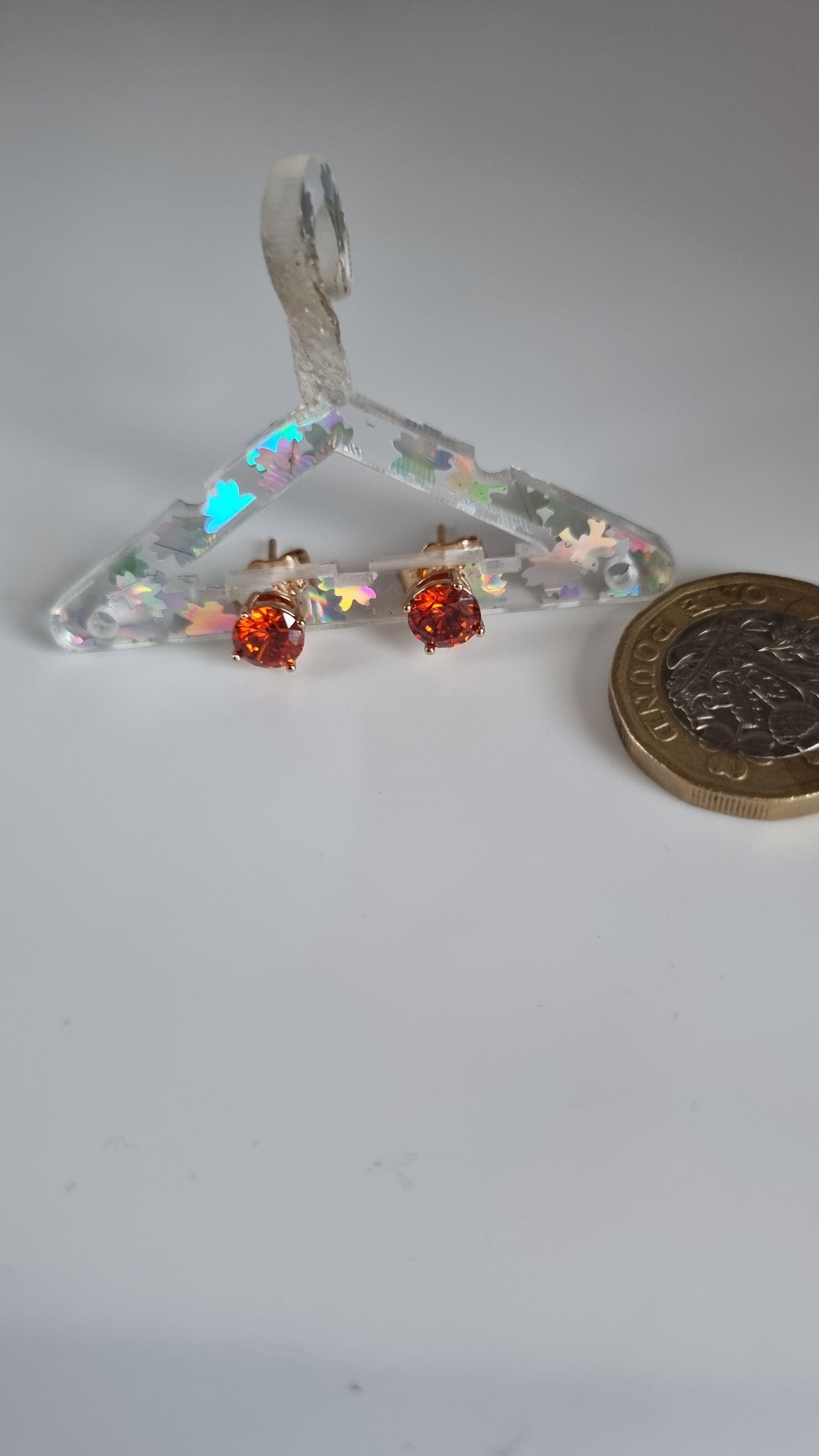 18kr.gold plated earrings with zircon stone red