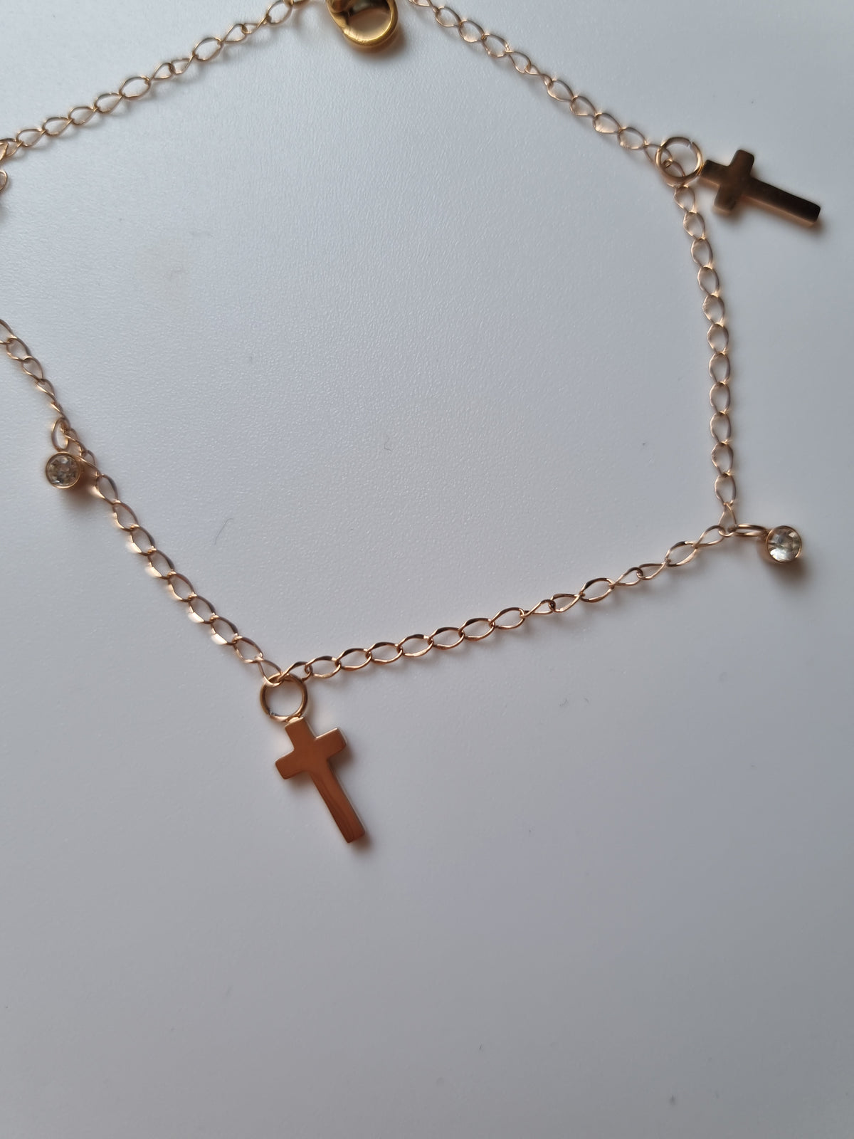 Nerūdijantis plienas Rožiniu auksu dengtas kulkšnis hipoalerginis metalas, atsparus vandeniui su sw.crystal ir kryžiumi