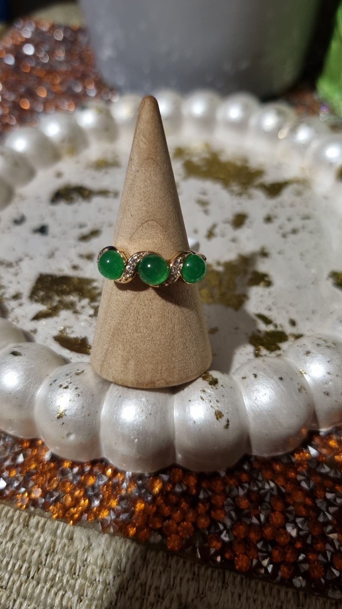 18kr.gold plated ring with ice stone green and zircon crystals