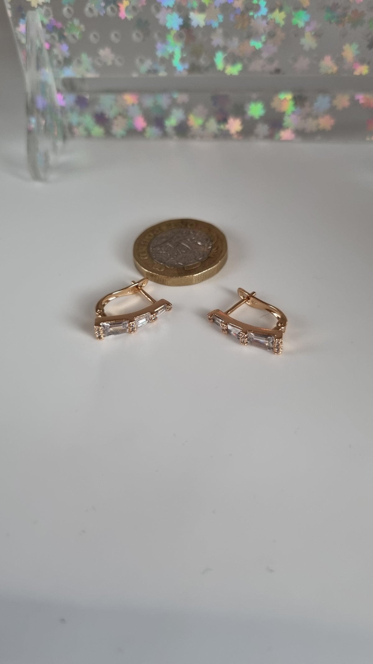 18kr.gold plated earrings with sw.crystal