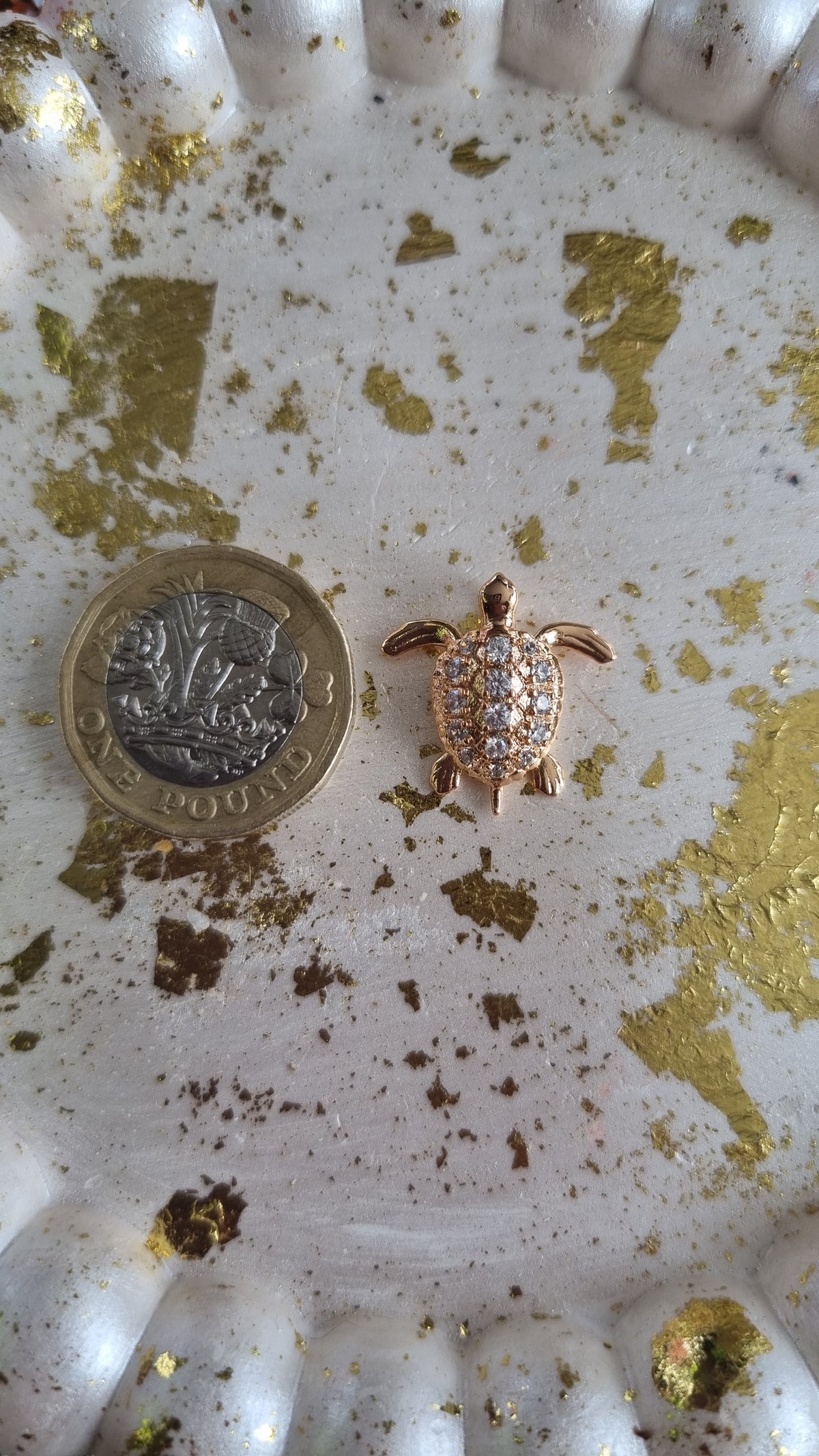 18kr.gold plated pendant turtle with sw.crystal
