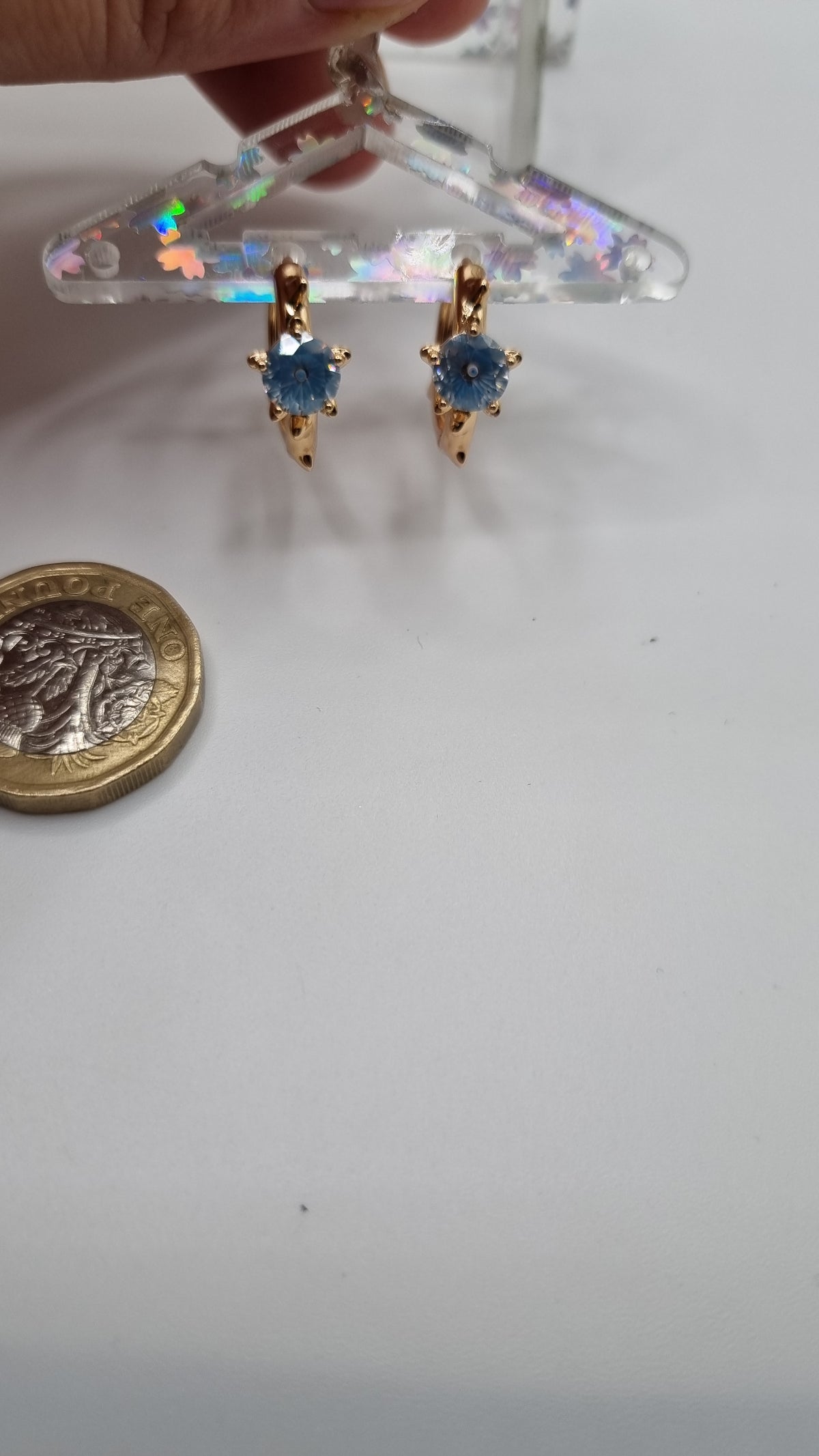 18kr.gold plated earrings with zircon stone change colour stone