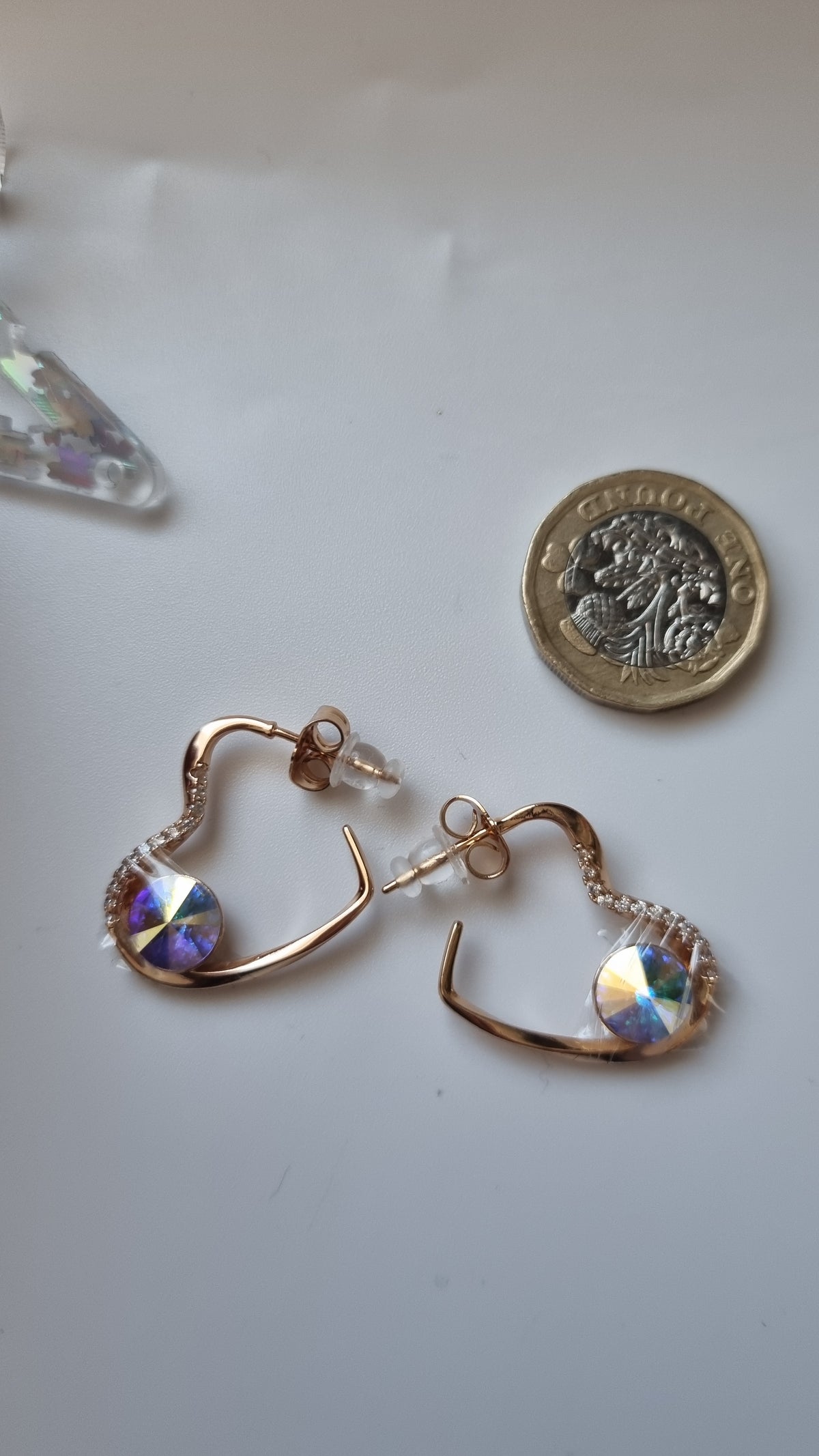 18kr.gold plated earrings with sw.crystal AB  change colors